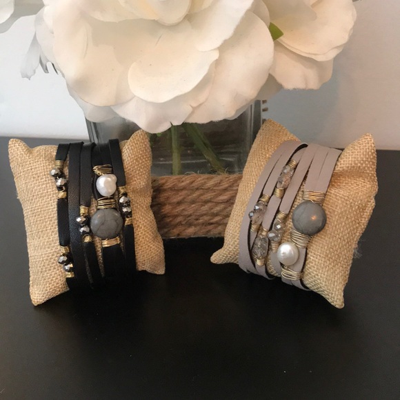 Black Fresh Water Pearl Bracelet - Picture 5 of 6